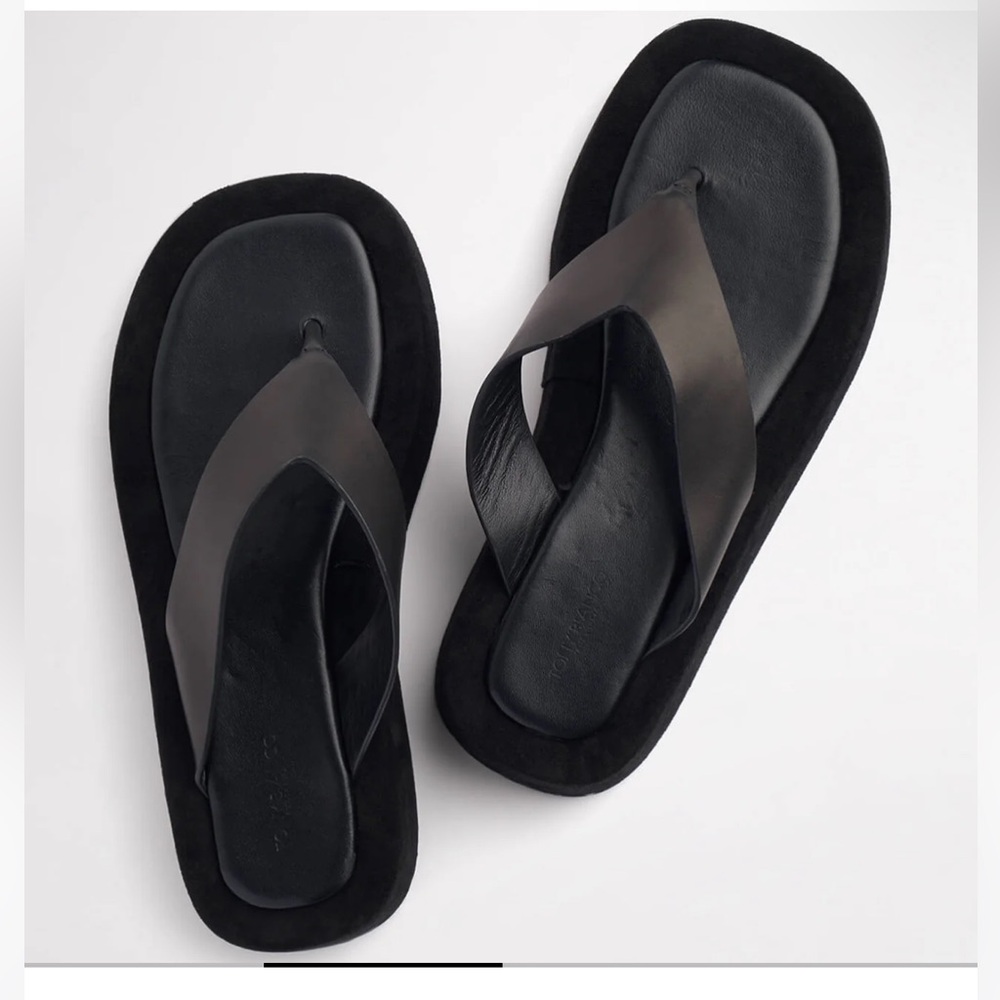 Tony Bianco Ives Black Como Sandal